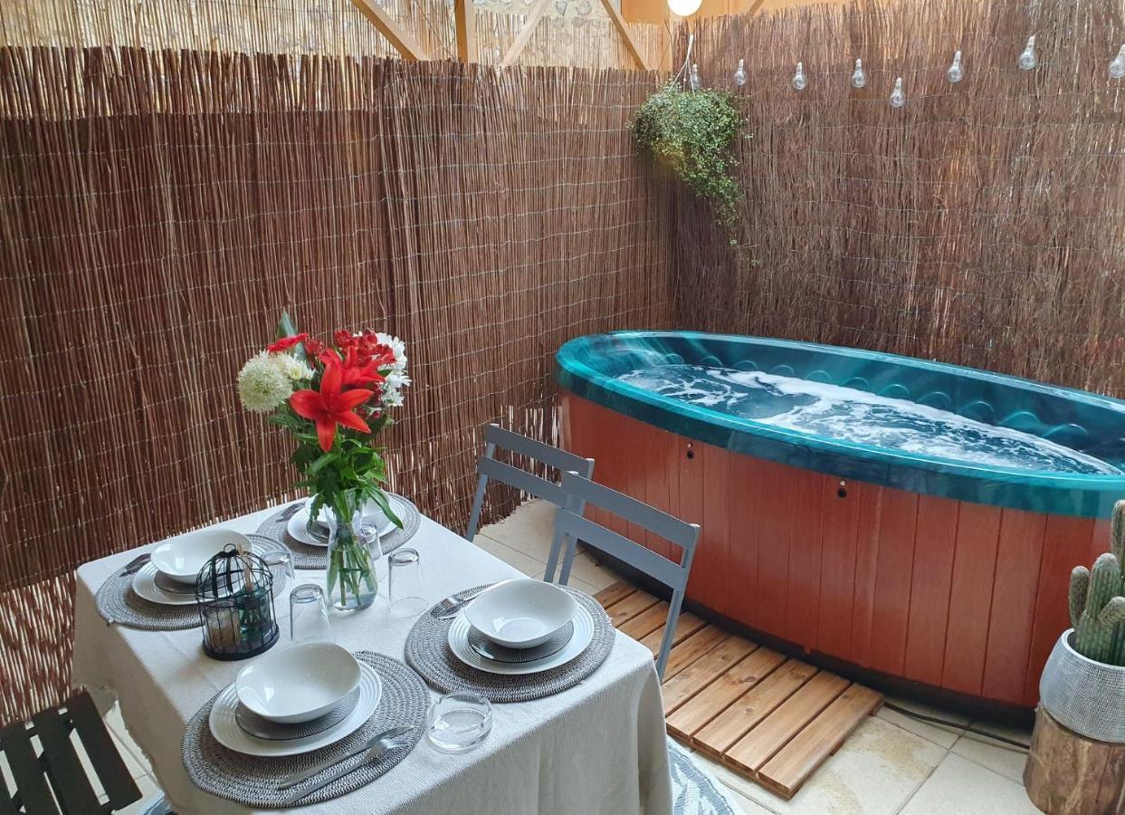Maison de village avec accès piscine chauffée , spa, Nature , balades, vélo , découverte étang de l'or Candillargues Esterno foto